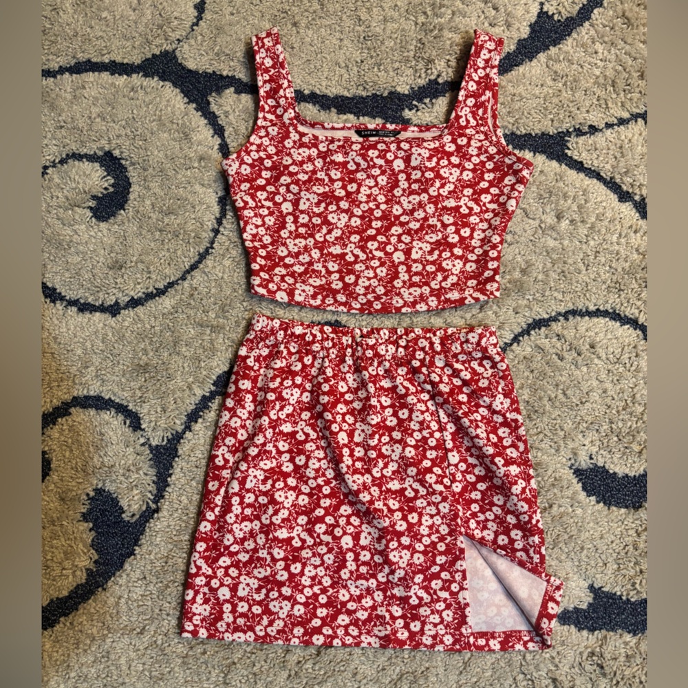 📦5/$25📦 Women’s Red Floral Two Piece Square Neck Tank Top and Mini Skirt